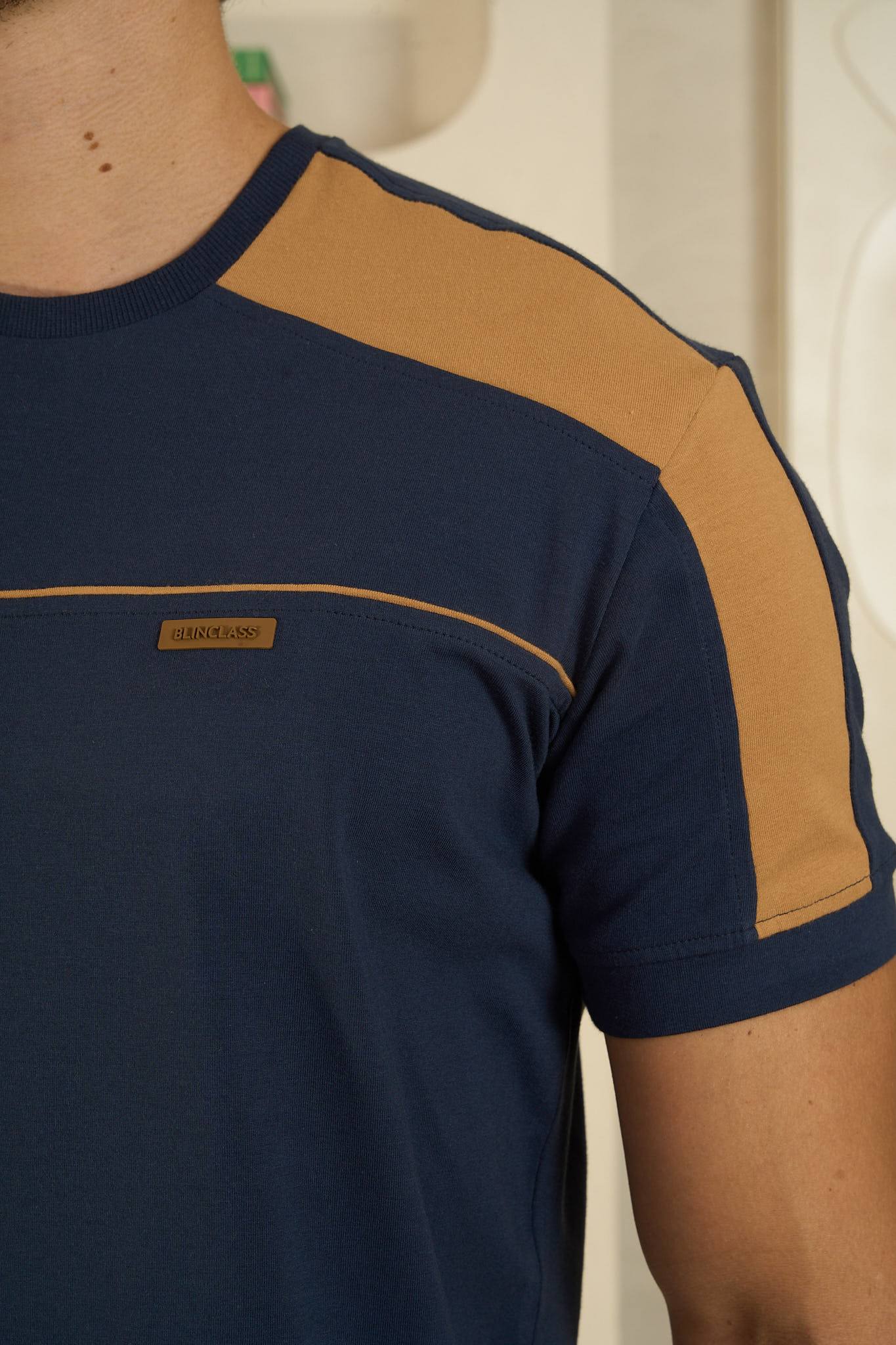 CAMISETA COTTON RECORTADA - 2301735