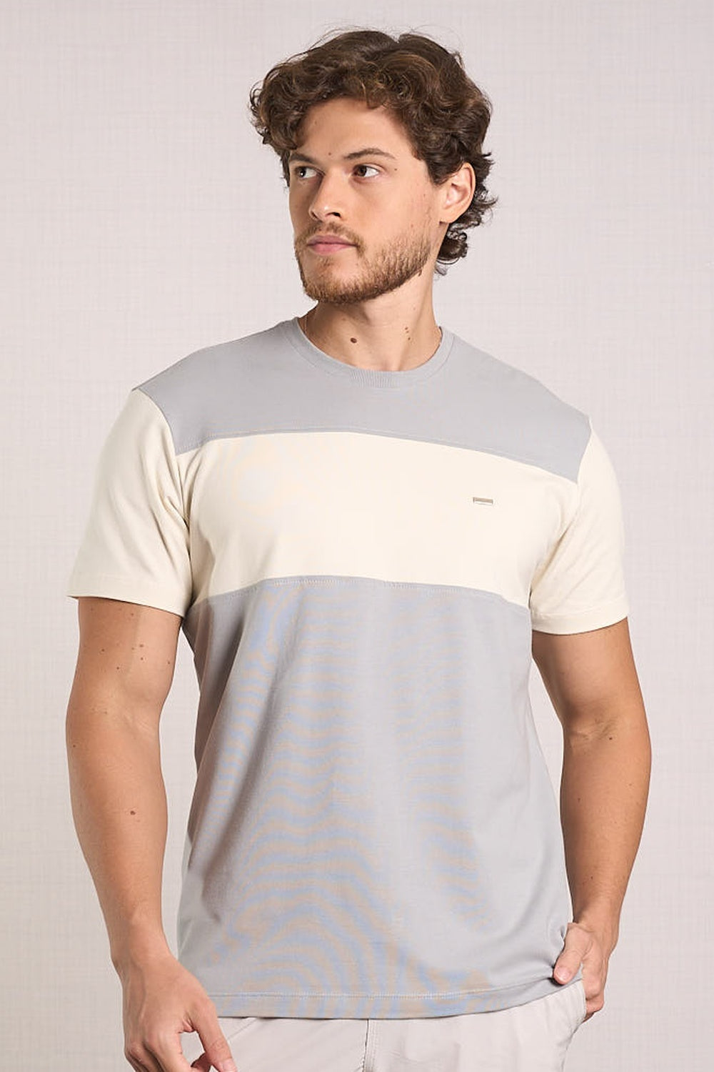 CAMISETA EM COTTON COM RECORTE - 2301805