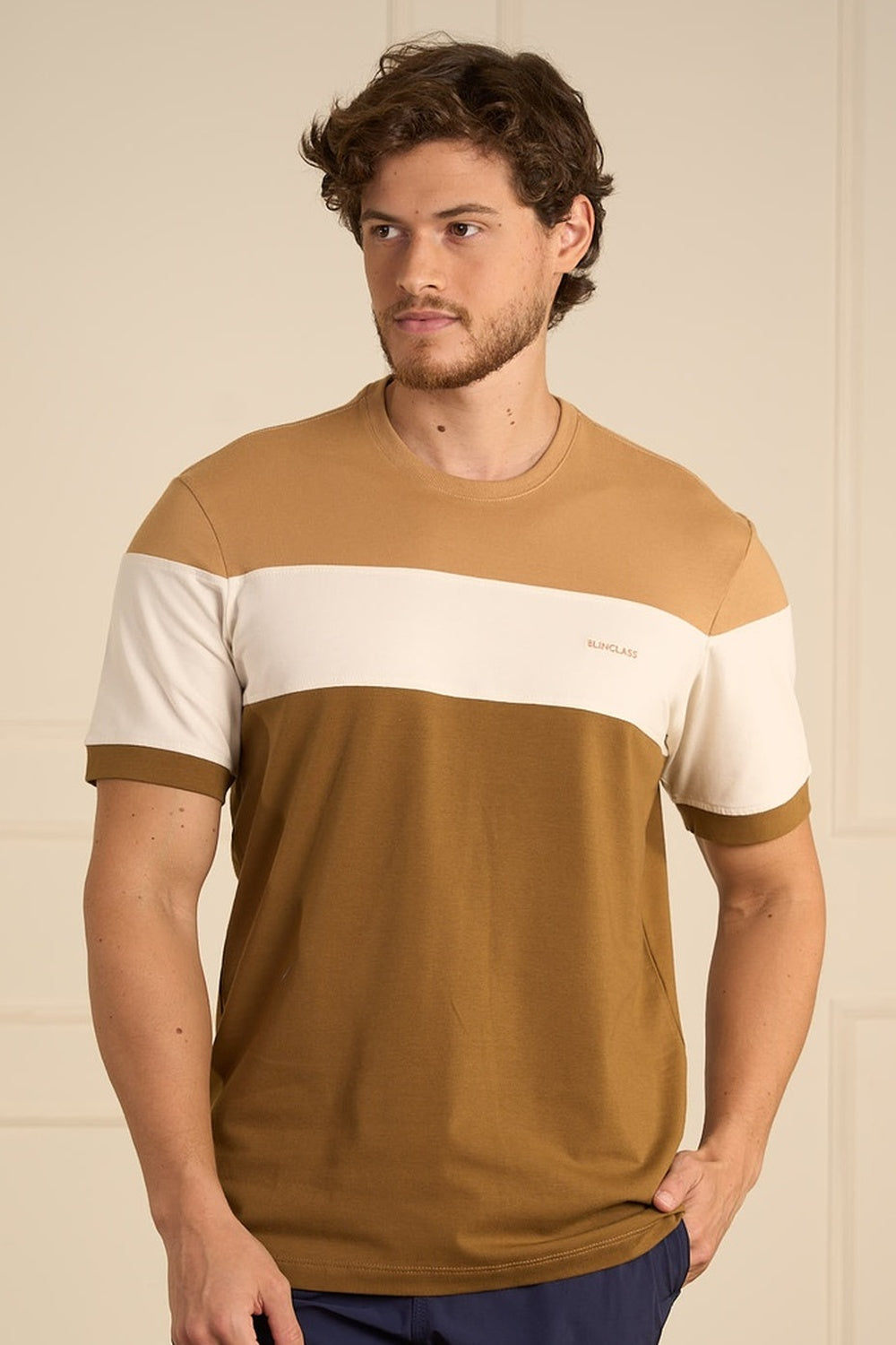 CAMISETA EM COTTON COM RECORTE - 2301807