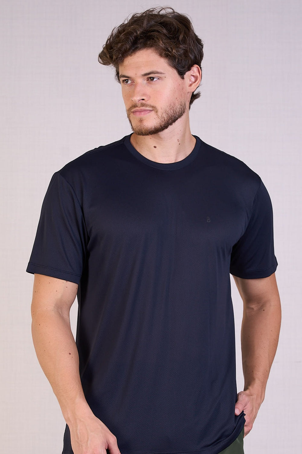 CAMISETA COM VIÉS NA GOLA - 2301745