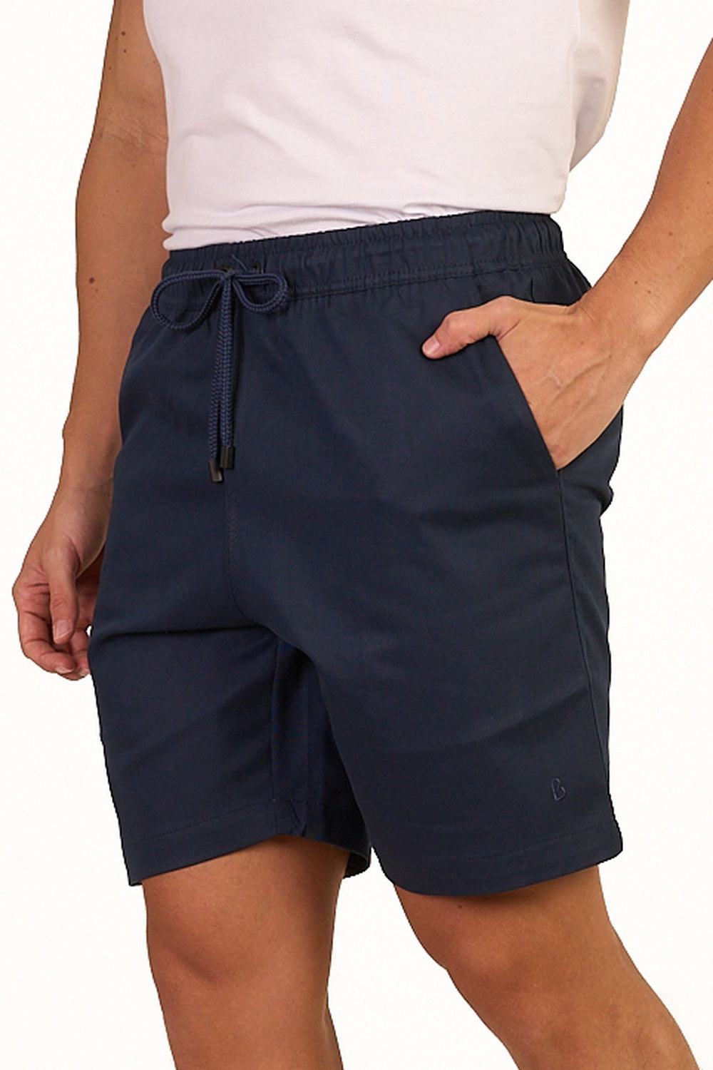 SHORT EM SARJA COM BORDADO