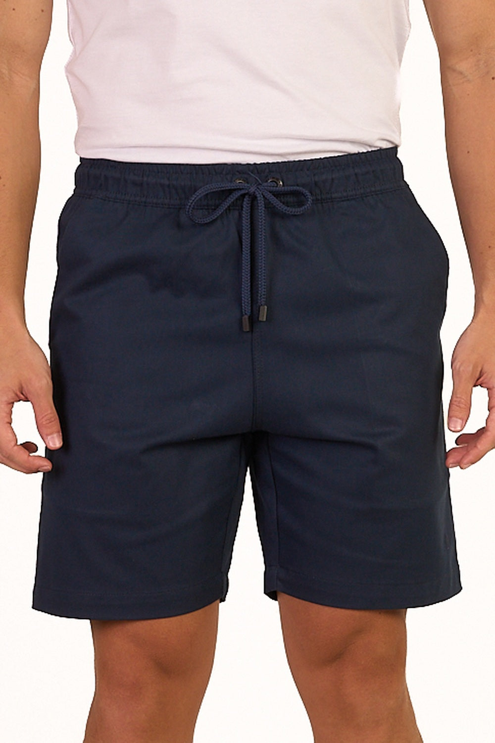 SHORT EM SARJA COM BORDADO