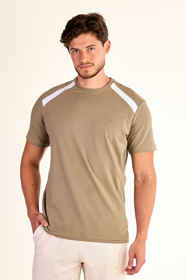 CAMISETA EM COTTON COM RECORTE