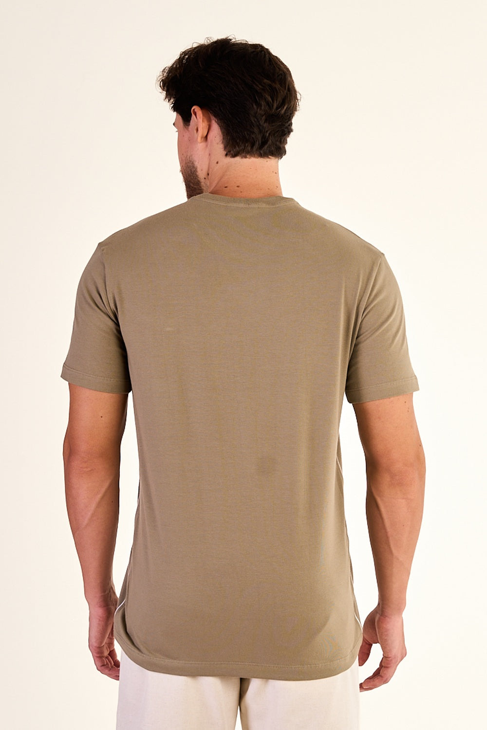CAMISETA EM COTTON COM RECORTE