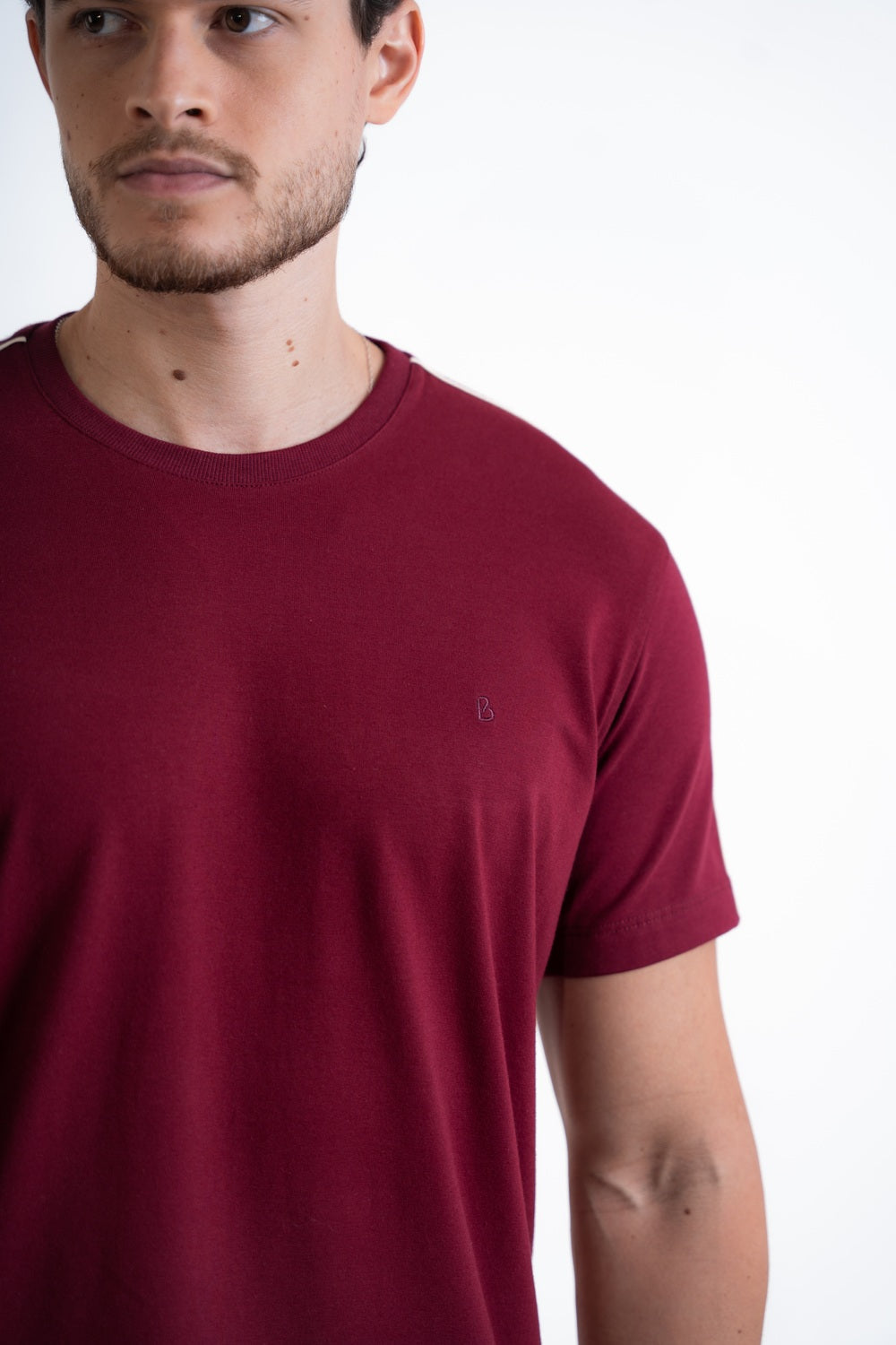 CAMISETA EM COTTON COM VIVO
