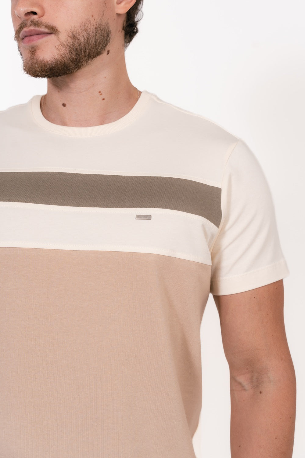 CAMISETA EM COTTON COM RECORTE - 2301983