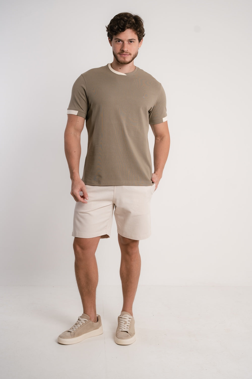 CAMISETA EM COTTON  COM GOLA TRANSPASSADA - 2301941