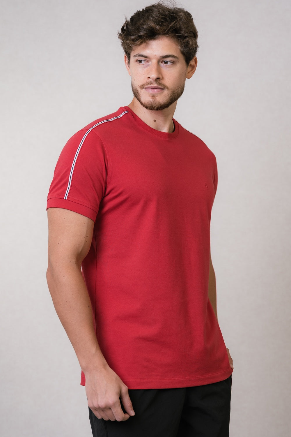 CAMISETA EM COTTON COM CADARÇO