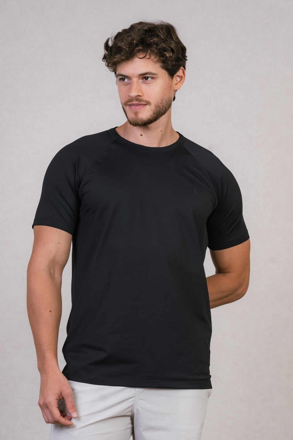 CAMISETA RAGLAN EM POLIAMIDA