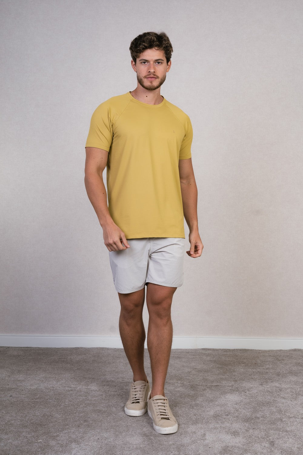 CAMISETA RAGLAN EM POLIAMIDA