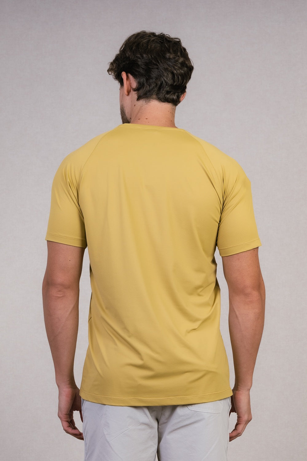 CAMISETA RAGLAN EM POLIAMIDA