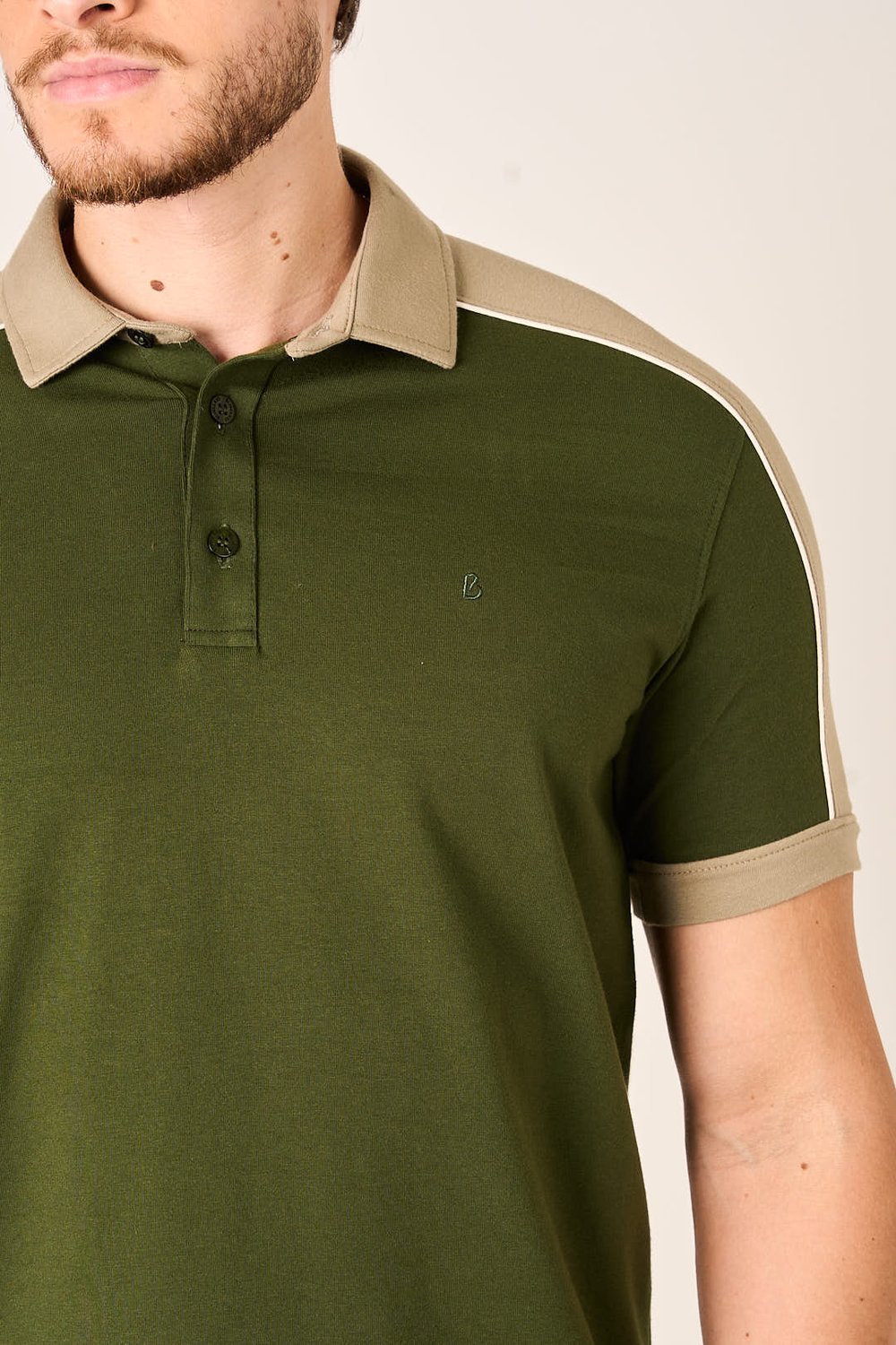 POLO COM RECORTE E ELASTANO - 7701115