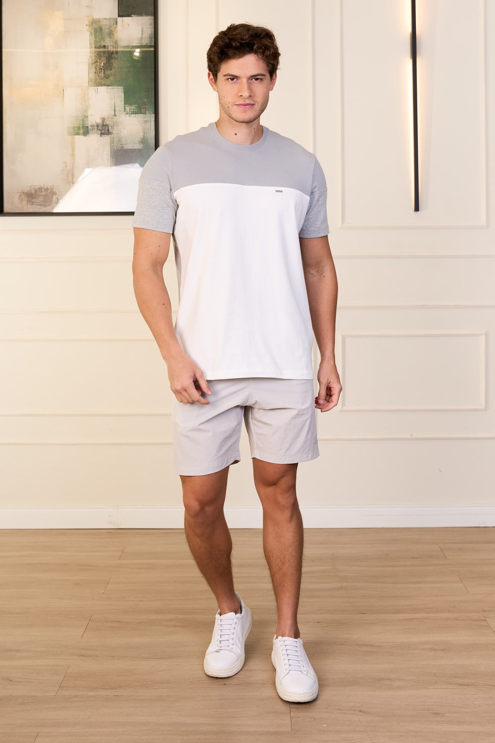 CAMISETA EM COTTON COM RECORTE