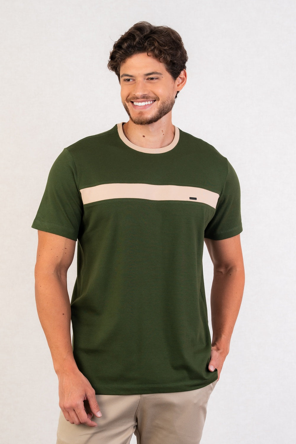 CAMISETA EM COTTON COM RECORTE
