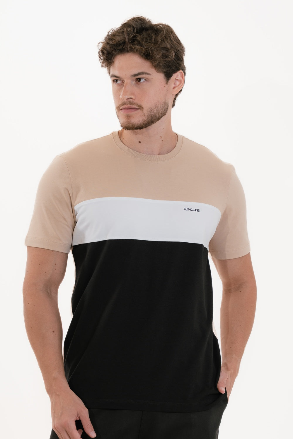 CAMISETA EM COTTON RECORTADA-2301972
