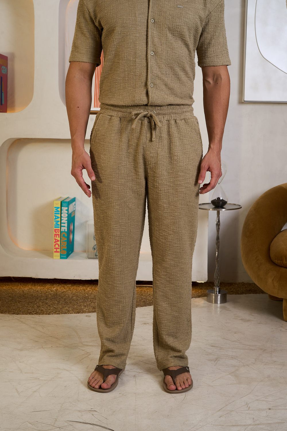 CALÇA TEXTURIZADA EM MALHA - 0300547