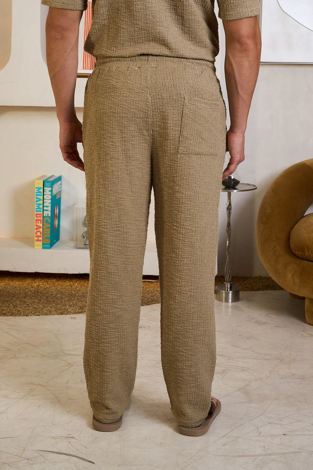 CALÇA TEXTURIZADA EM MALHA - 0300547