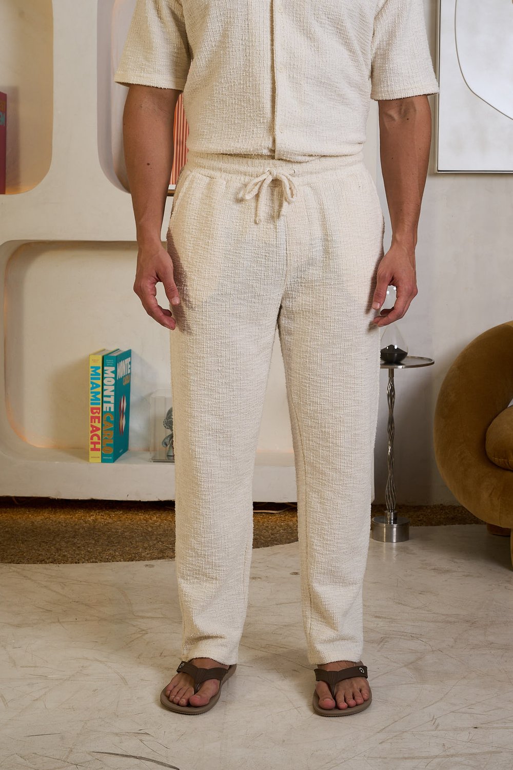 CALÇA TEXTURIZADA EM MALHA - 0300547