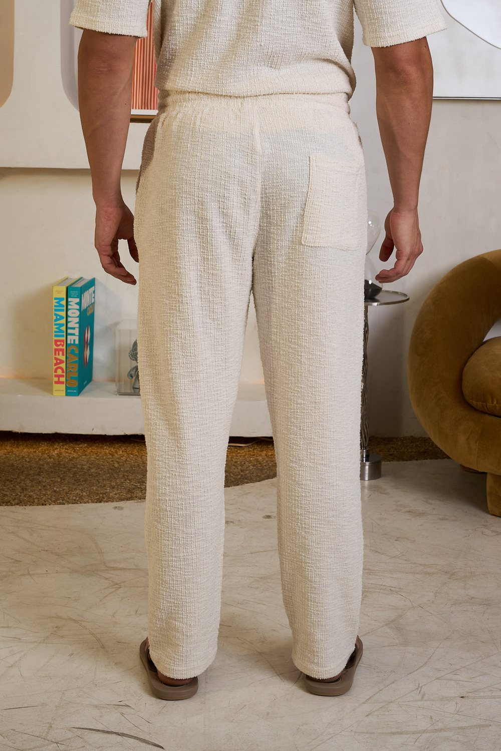 CALÇA TEXTURIZADA EM MALHA - 0300547