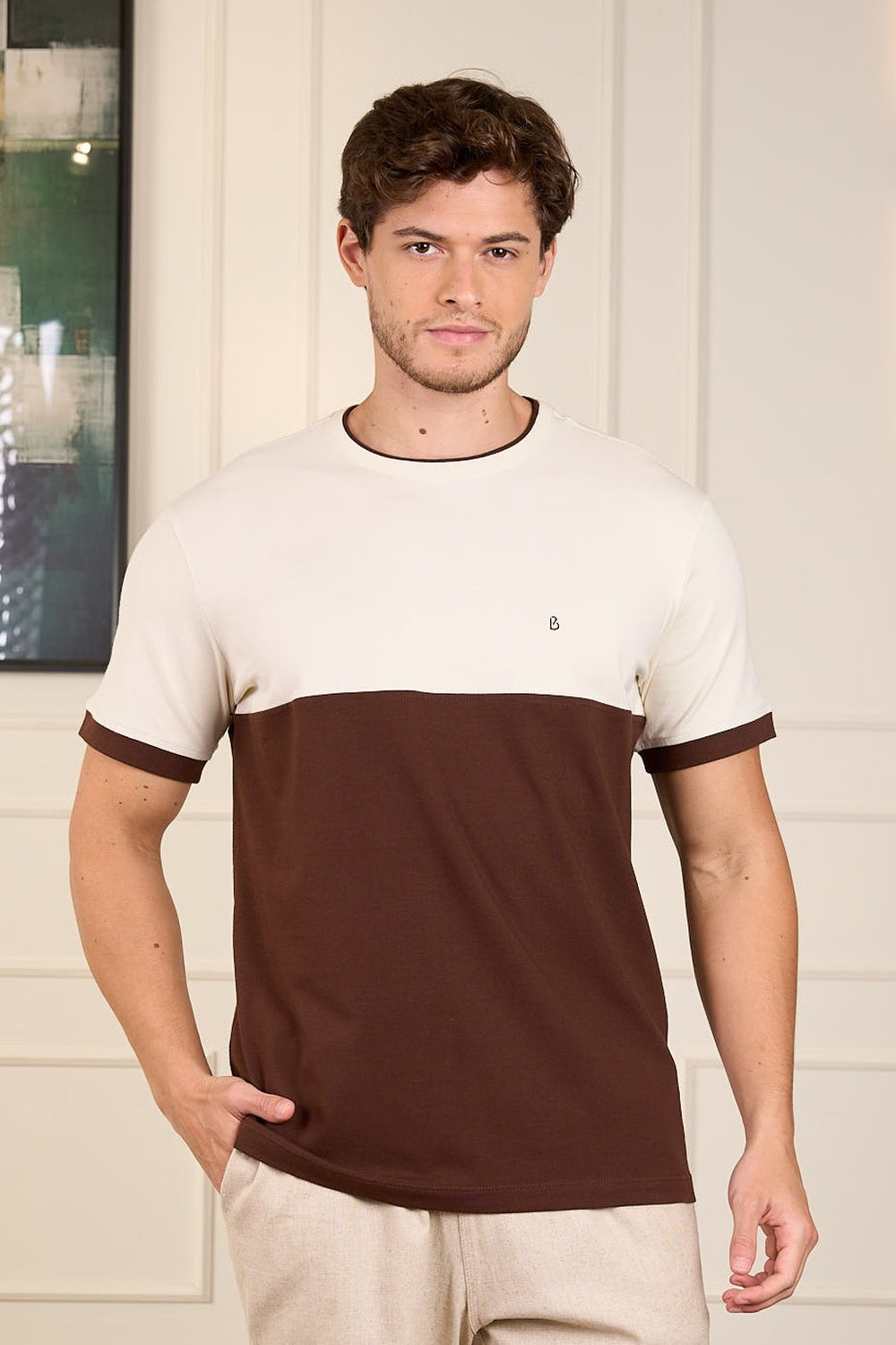 CAMISETA EM COTTON COM RECORTE-2301899