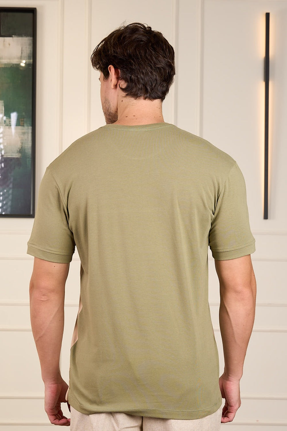 CAMISETA EM COTTON COM RECORTE-2301885