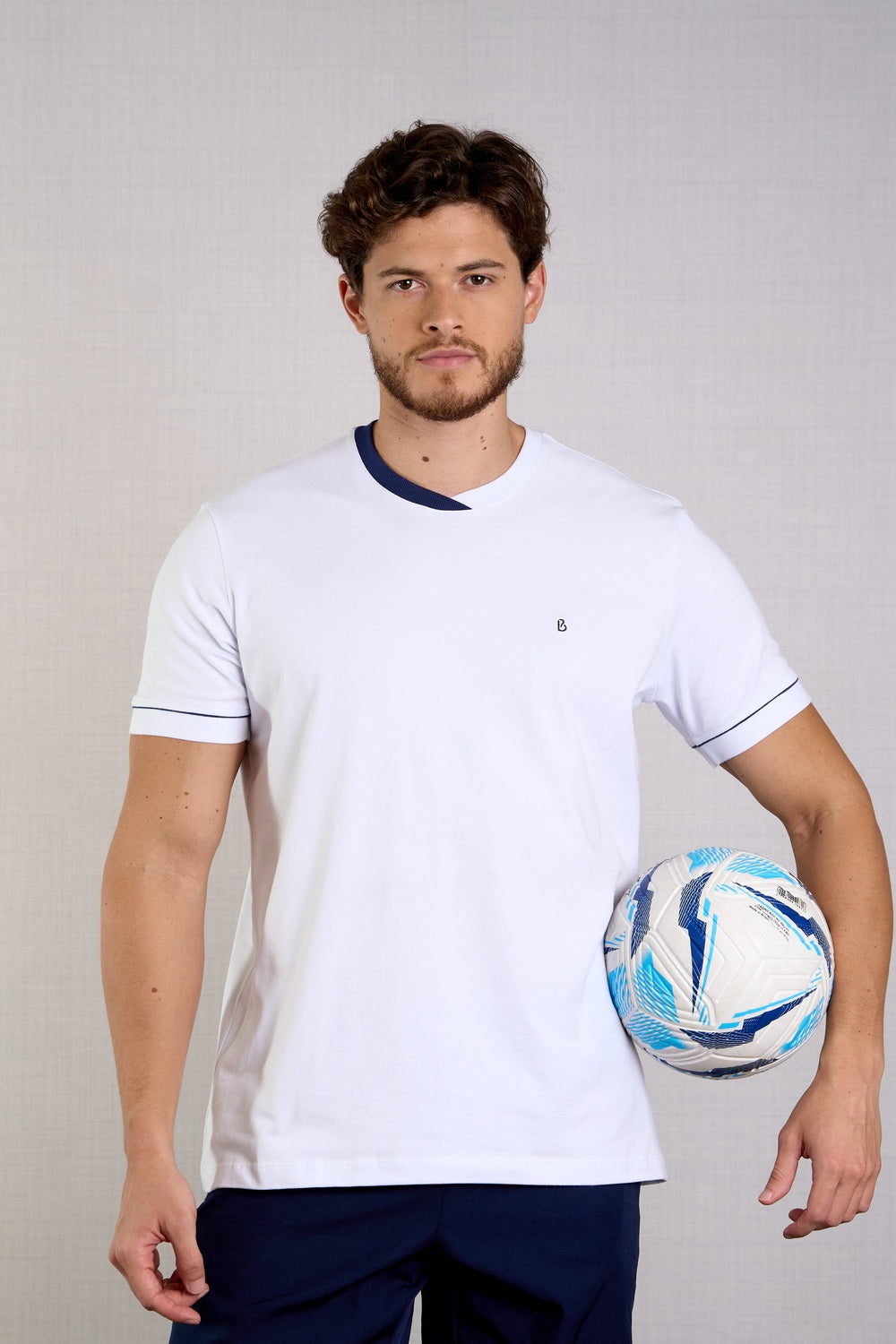 CAMISETA EM COTTON COM RECORTE-2301817