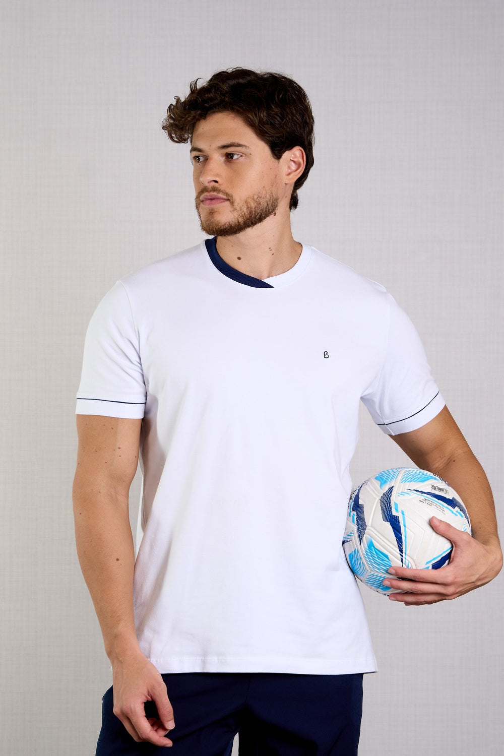 CAMISETA EM COTTON COM RECORTE-2301817